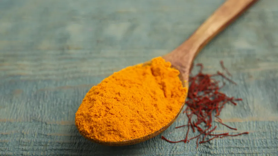 Açafrão pode atuar como antidepressivo natural e melhorar função sexual