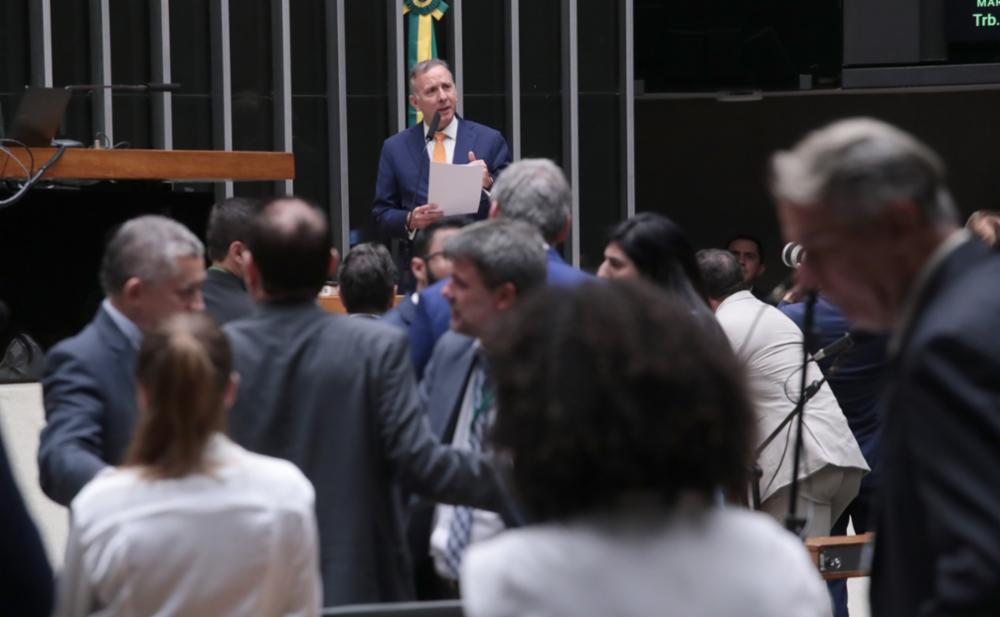 Aumento de impostos e reforma tributária avançam no Congresso