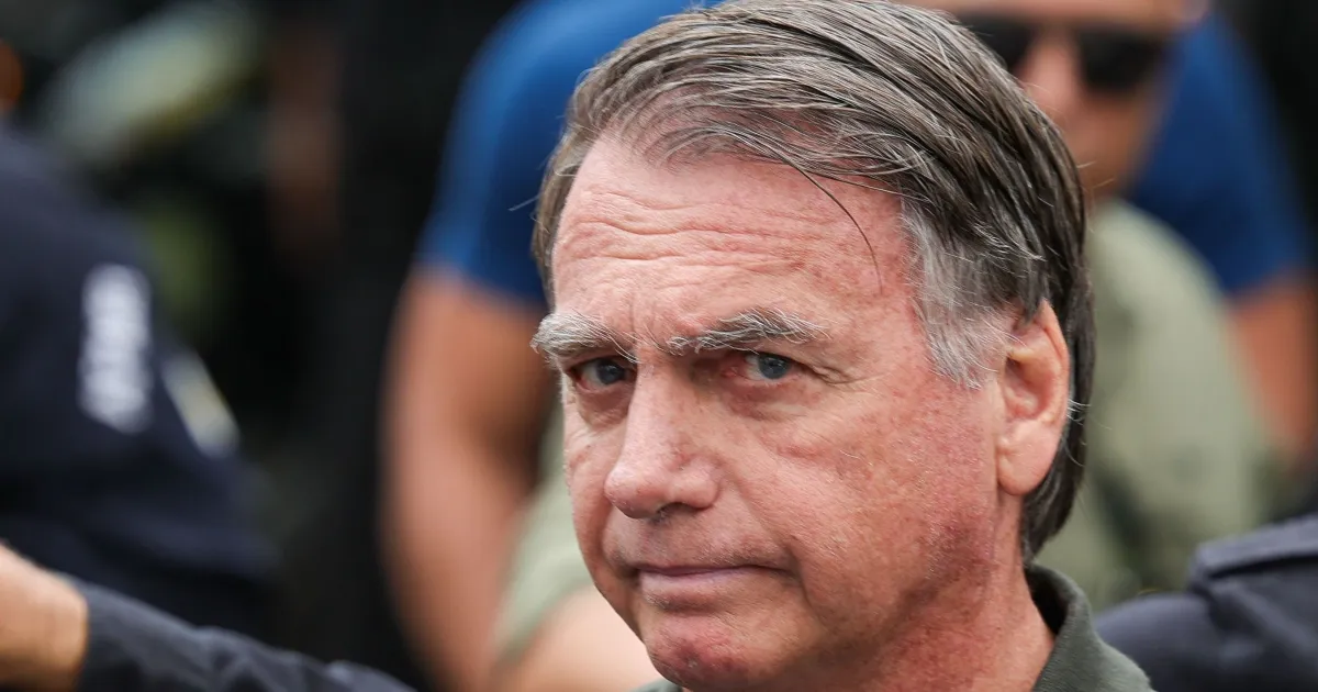 Bolsonaro deve passar por cirurgia no domingo (21) ou na segunda-feira (22)