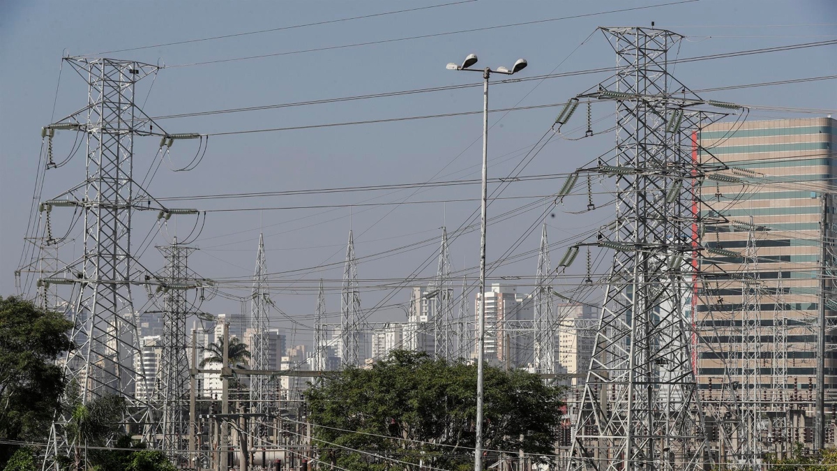 Conta de luz não terá cobrança extra em janeiro, decide Aneel