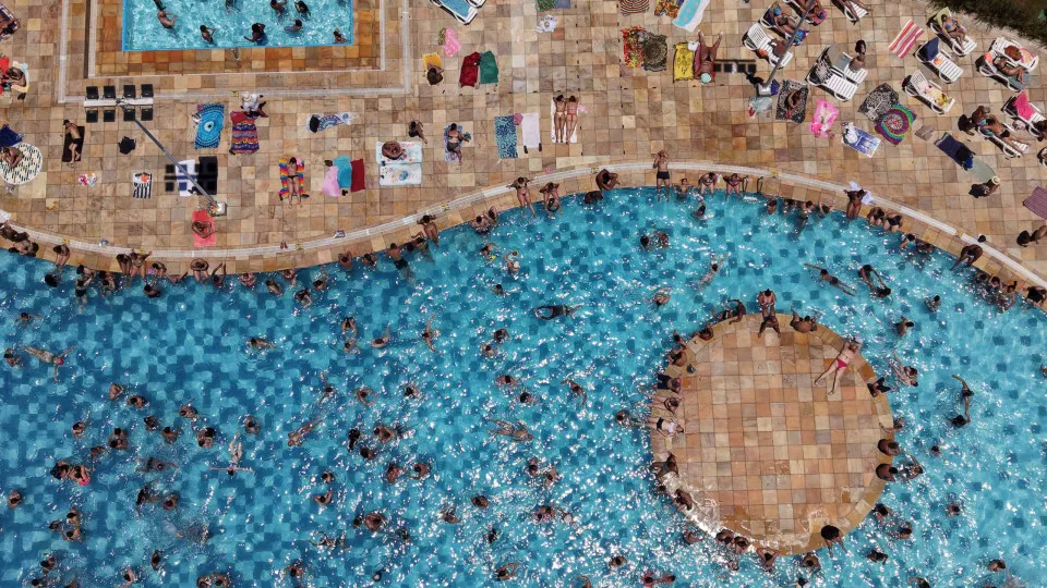 Derretendo de calor? Truques simples para se refrescar sem ar-condicionado