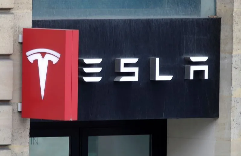 Entregas trimestrais da Tesla devem cair com enfraquecimento de demanda