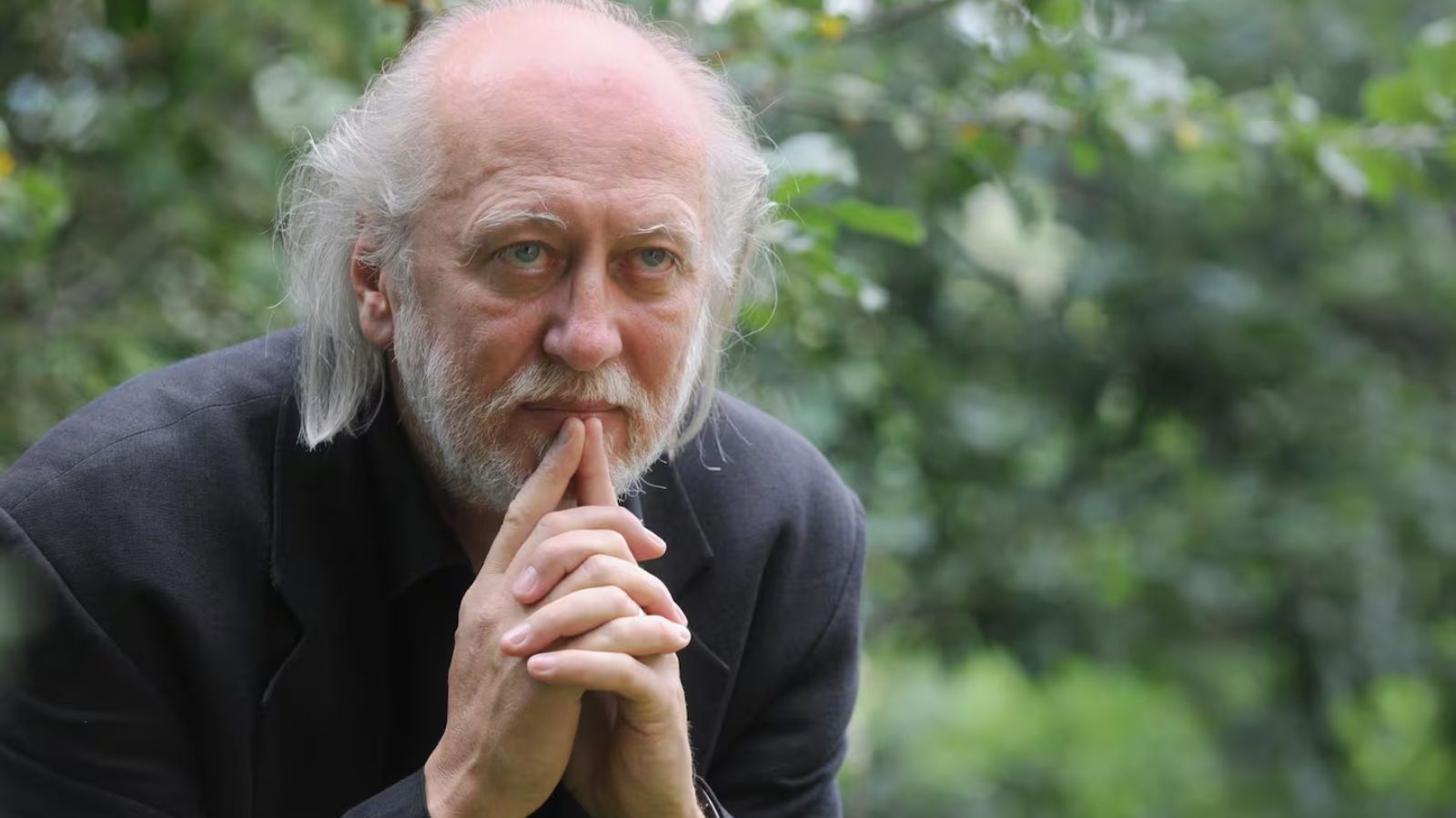 Escritor húngaro ganha Prêmio Nobel de Literatura de 2025