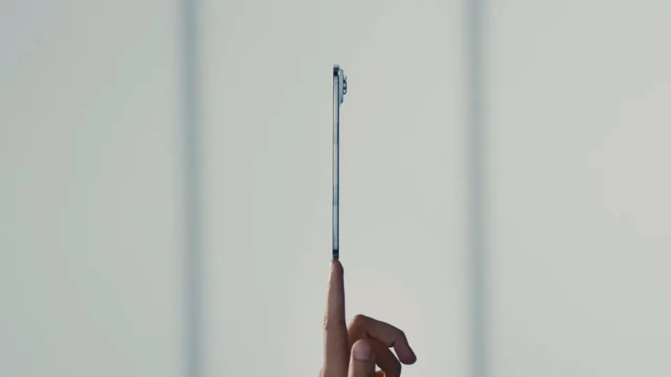 Fracasso do iPhone Air leva marcas chinesas a abandonar celulares finos