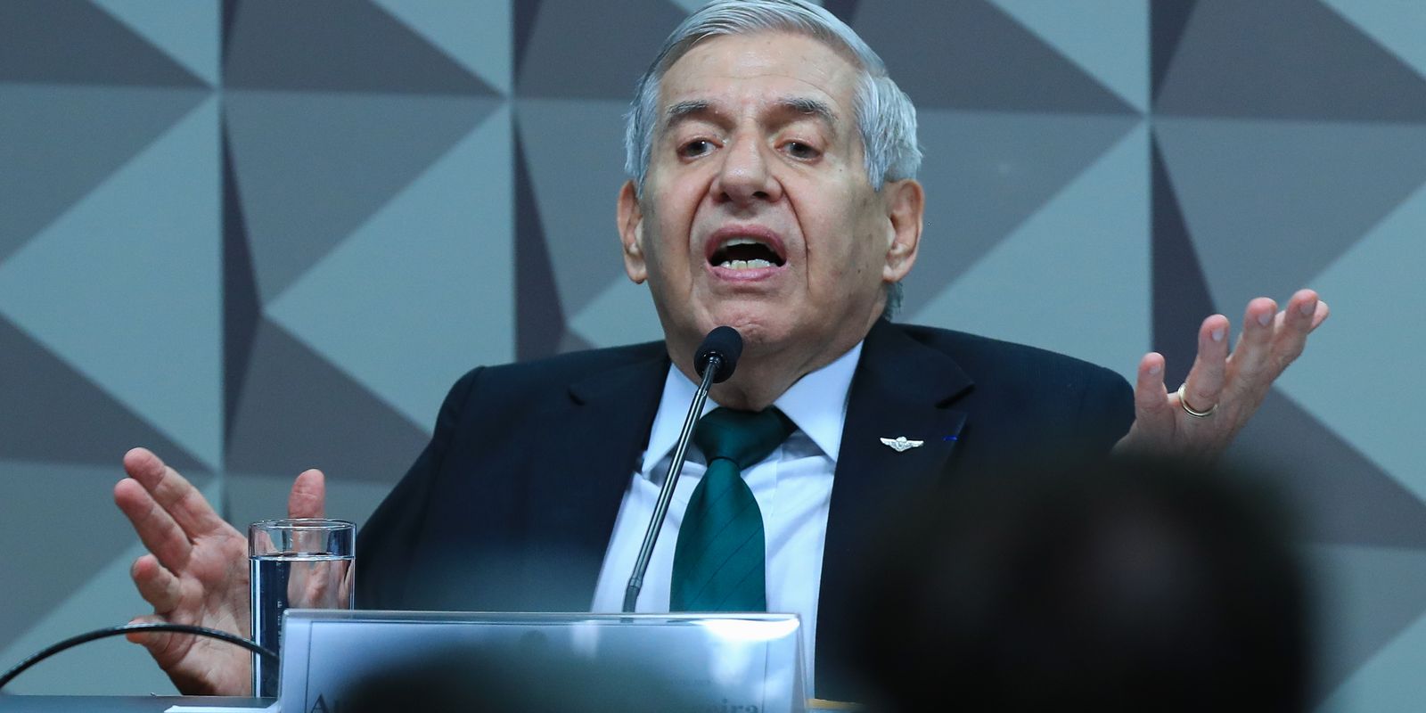 Heleno deixa Comando Militar para cumprir prisão domiciliar