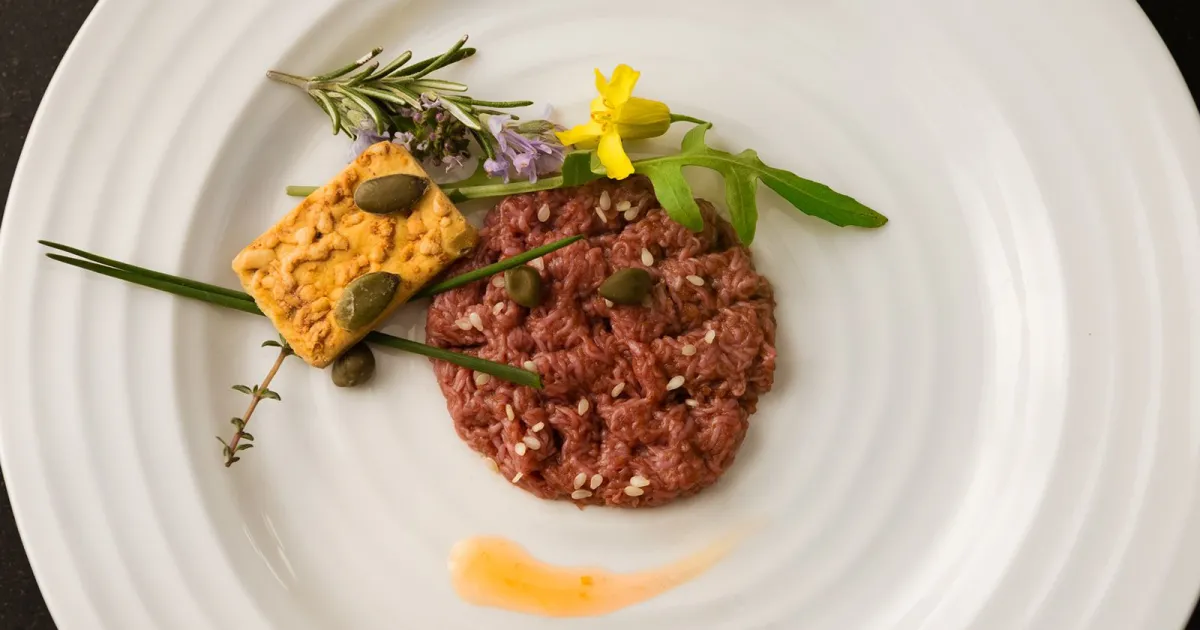 Mosa Meat capta €15 milhões e reforça aposta na carne cultivada