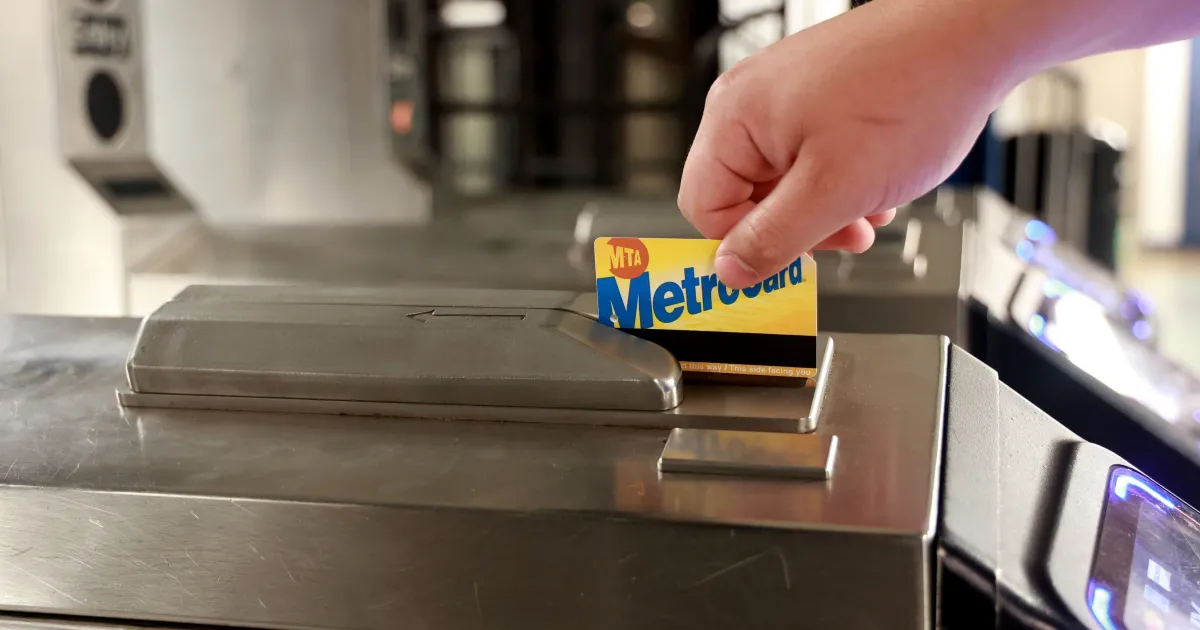 Nova York se despede do icônico MetroCard após mais de 20 anos