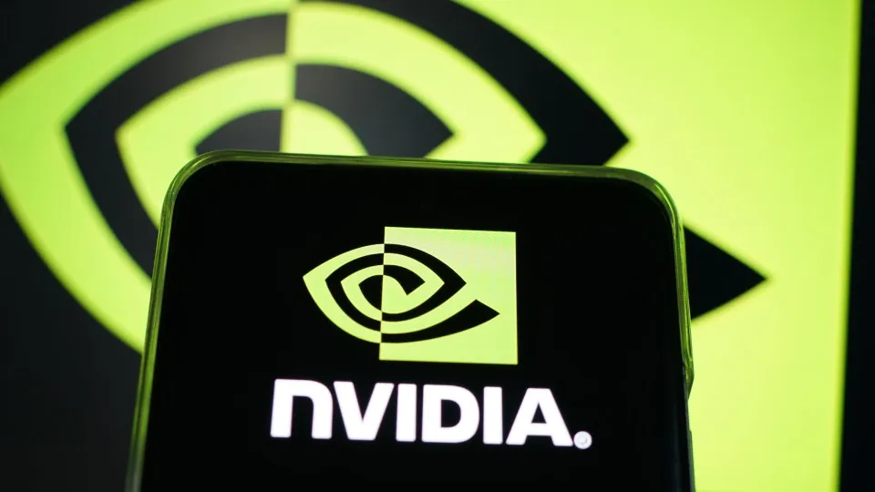 Nvidia reforça liderança em IA e data centers em meio à pressão crescente do Google