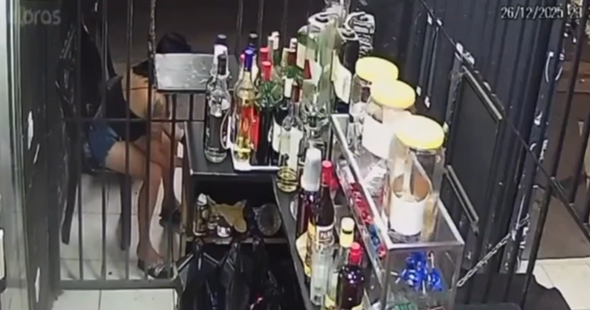 Polícia procura homens que mataram mulher com mais de 20 tiros em SP