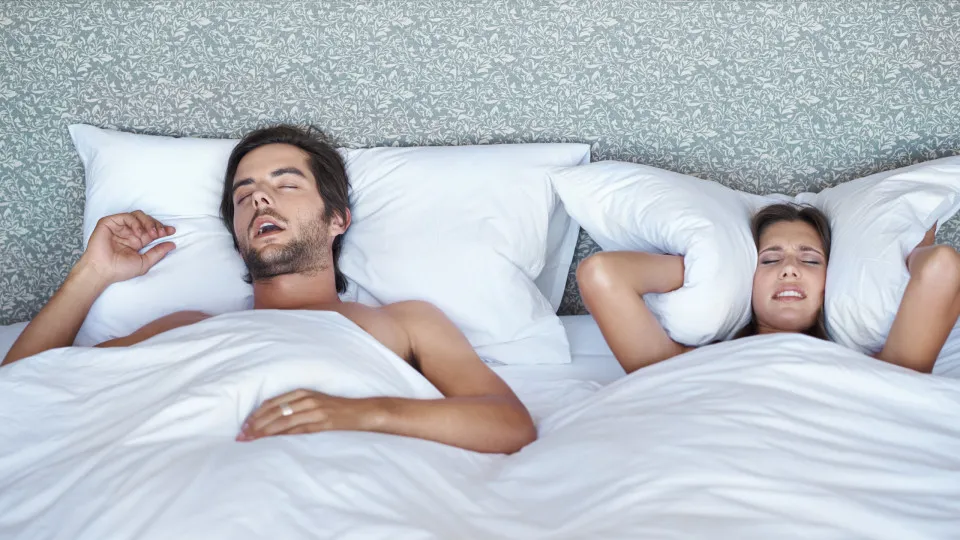 Quando roncar é sinal de alerta e motivo para ir ao médico