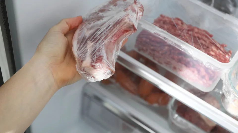 Quanto tempo a carne pode ficar no congelador sem perder qualidade?