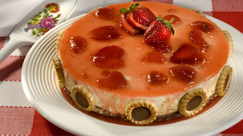 Sobremesa de Natal: Bolo gelado com flocos de biscoito