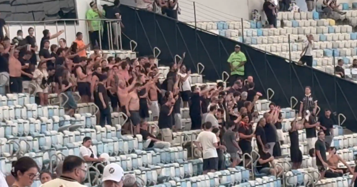 Vídeo: torcida do Corinthians "invade" setor do Vasco no Maracanã
