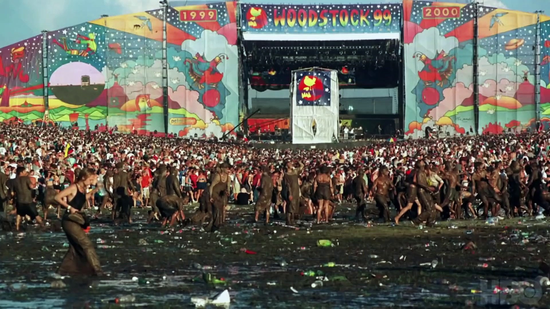 “Woodstock 99” relembra festival que terminou em urina e incêndio