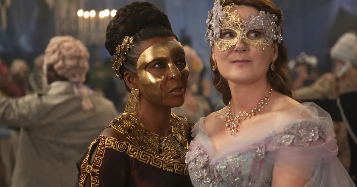 À CNN, elenco de “Bridgerton” revela segredos da 4ª temporada