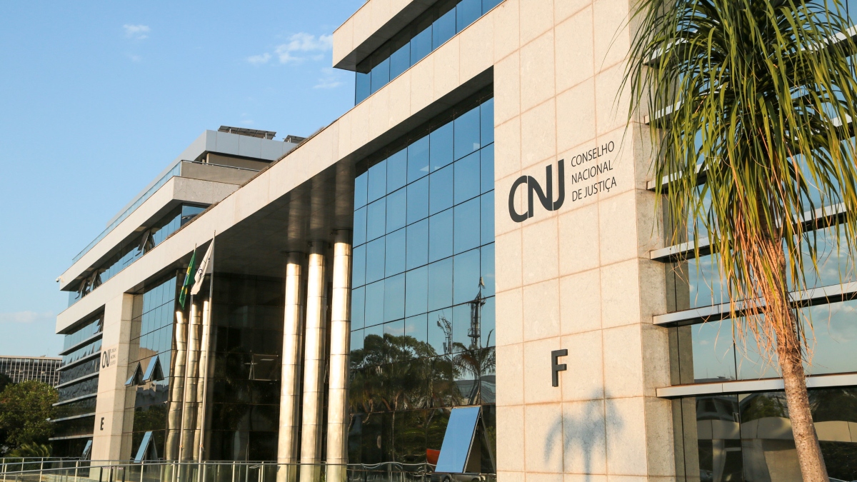 CNJ limita transparência e restringe acesso a supersalários de cartorários