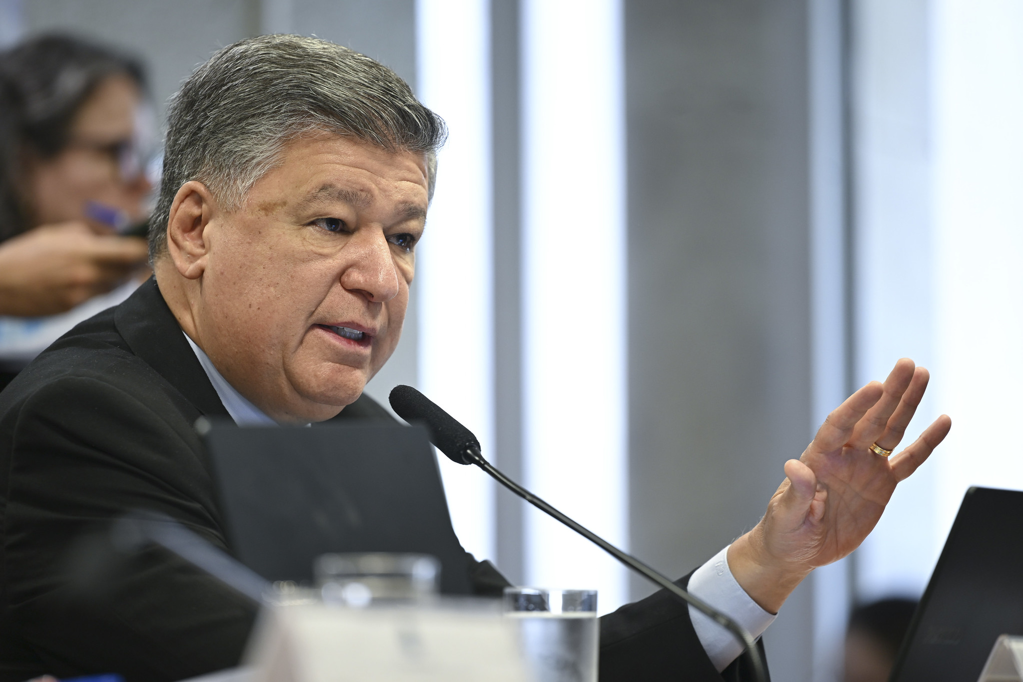 CPMI do INSS faz apelo a Toffoli contra “blindagem” de Vorcaro