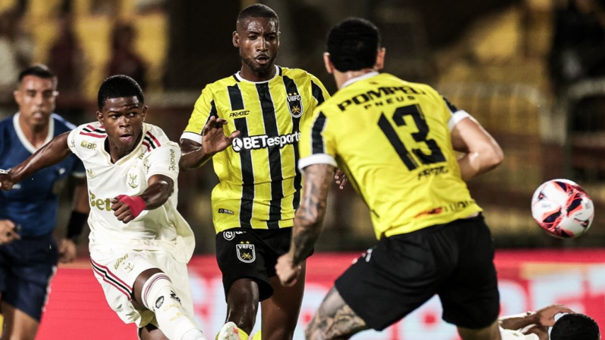 Com time sub-20, Flamengo é goleado pelo Volta Redonda no Carioca