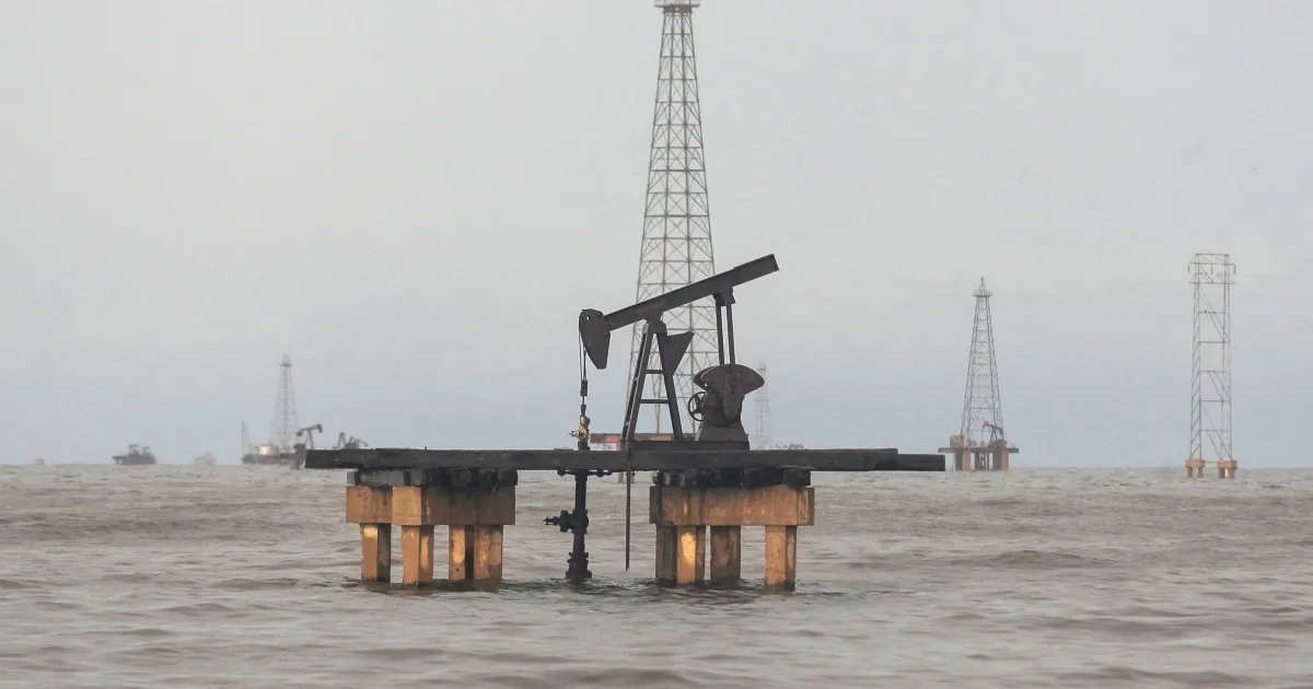 EUA vão refinar e vender 50 milhões de barris de petróleo da Venzuela