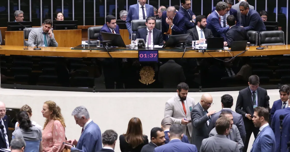 Em ano eleitoral, Câmara quer discutir combate ao crime, escala 6x1 e IA