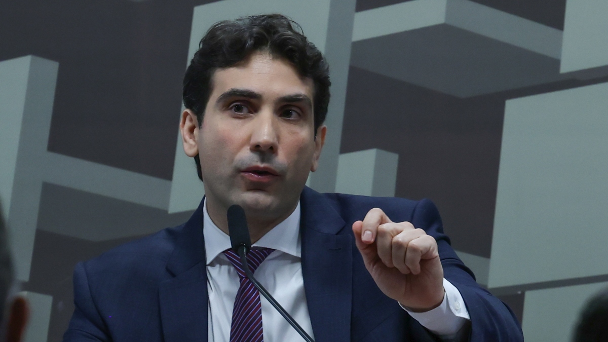 Galípolo sai em defesa de presidente do Fed, o BC dos EUA, pressionado por Trump