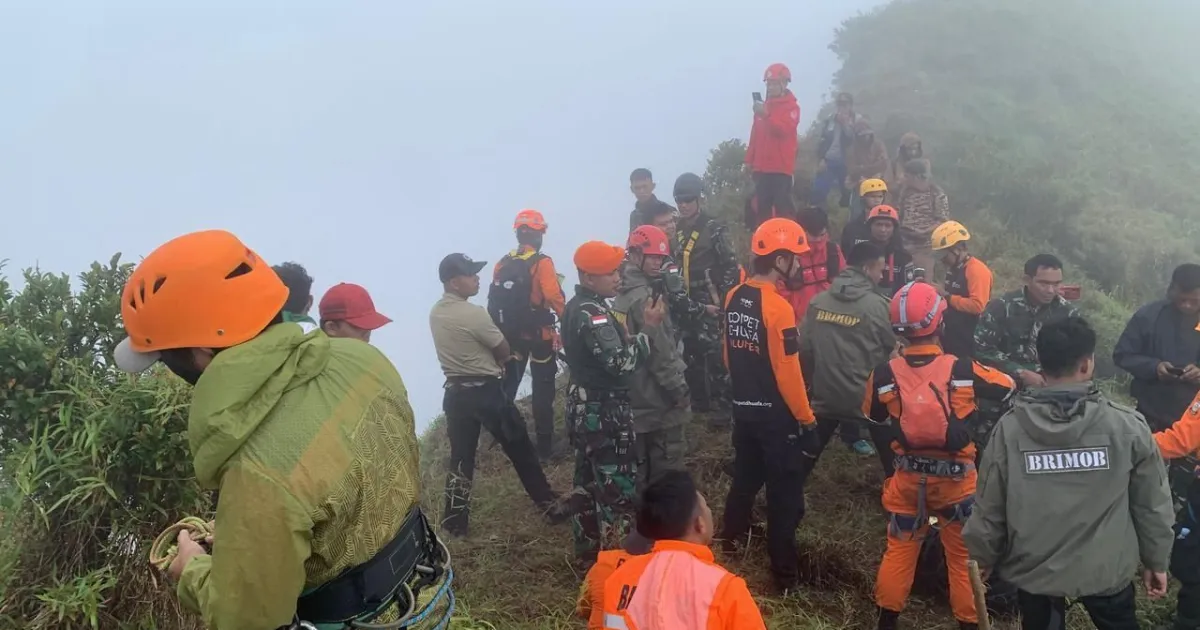 Indonésia encontra corpos dos 10 passageiros de avião que desapareceu