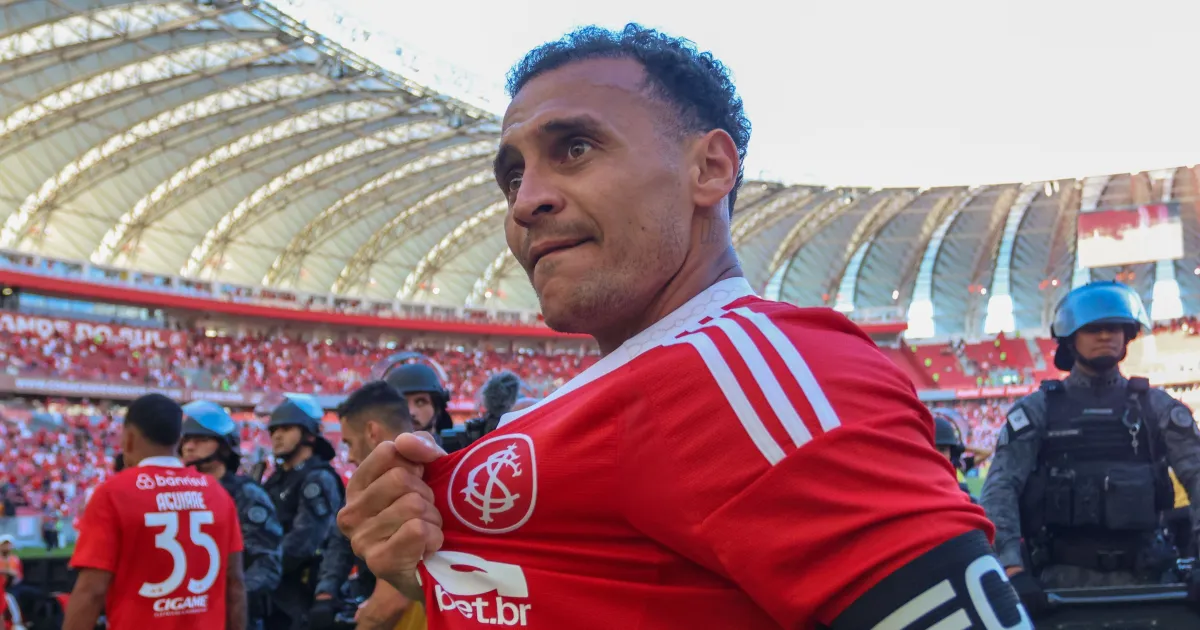 Internacional anuncia renovação com trio; veja detalhes