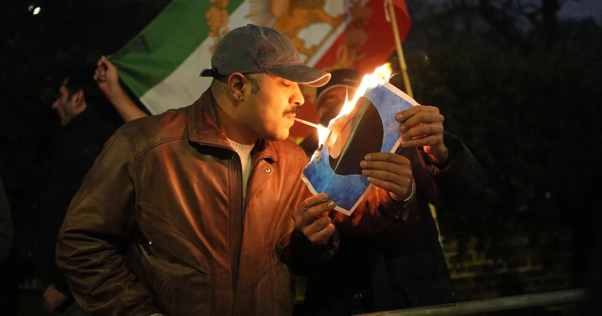 Irã: Há 80% de chance de um ataque aéreo dos EUA contra o país, diz Eurasia