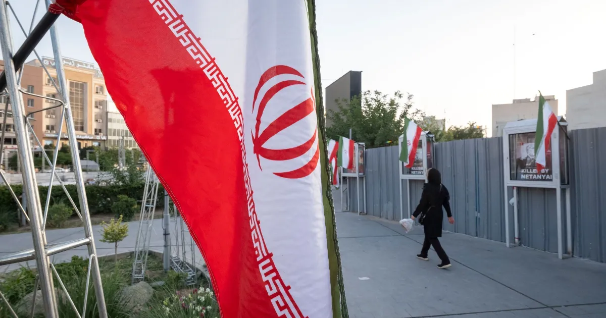 Irã considera suspender bloqueio de internet após TV estatal ser hackeada