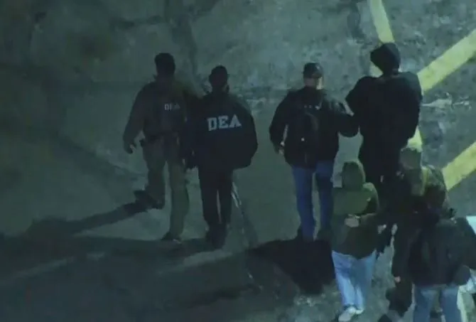 Maduro chega a centro de detenção em Nova York após ser capturado pelos EUA