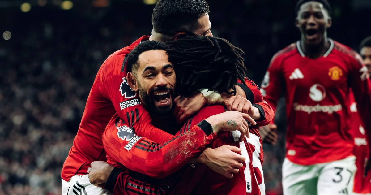 Manchester United atropela o City em clássico e embala estreia de Carrick