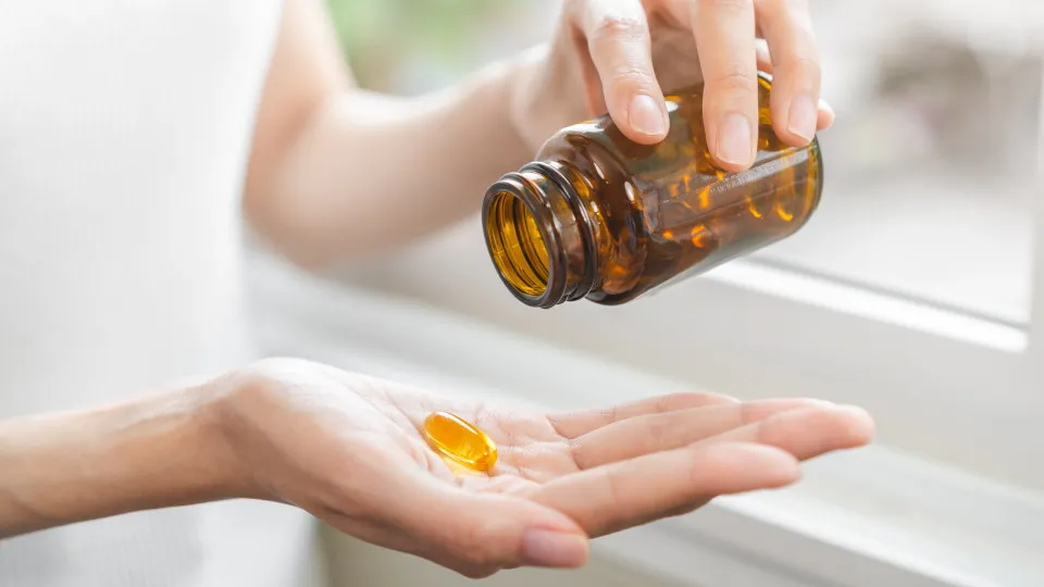 Médica deixa alerta para quem toma suplementos de vitamina D