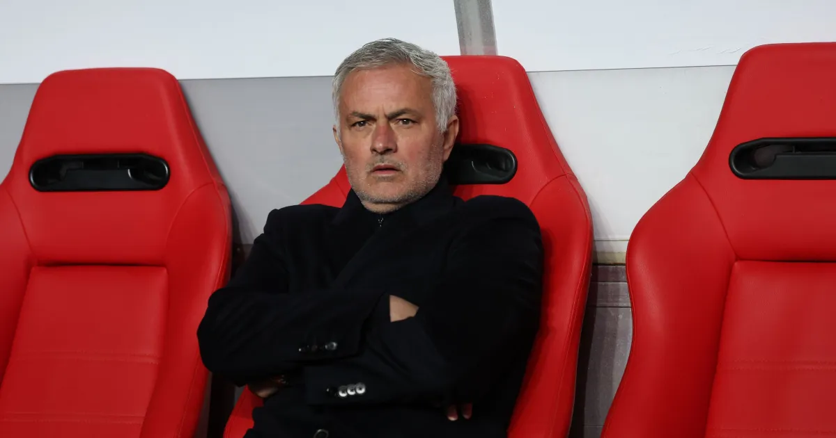 Mourinho detona o próprio time após derrota: "Que os jogadores não durmam"