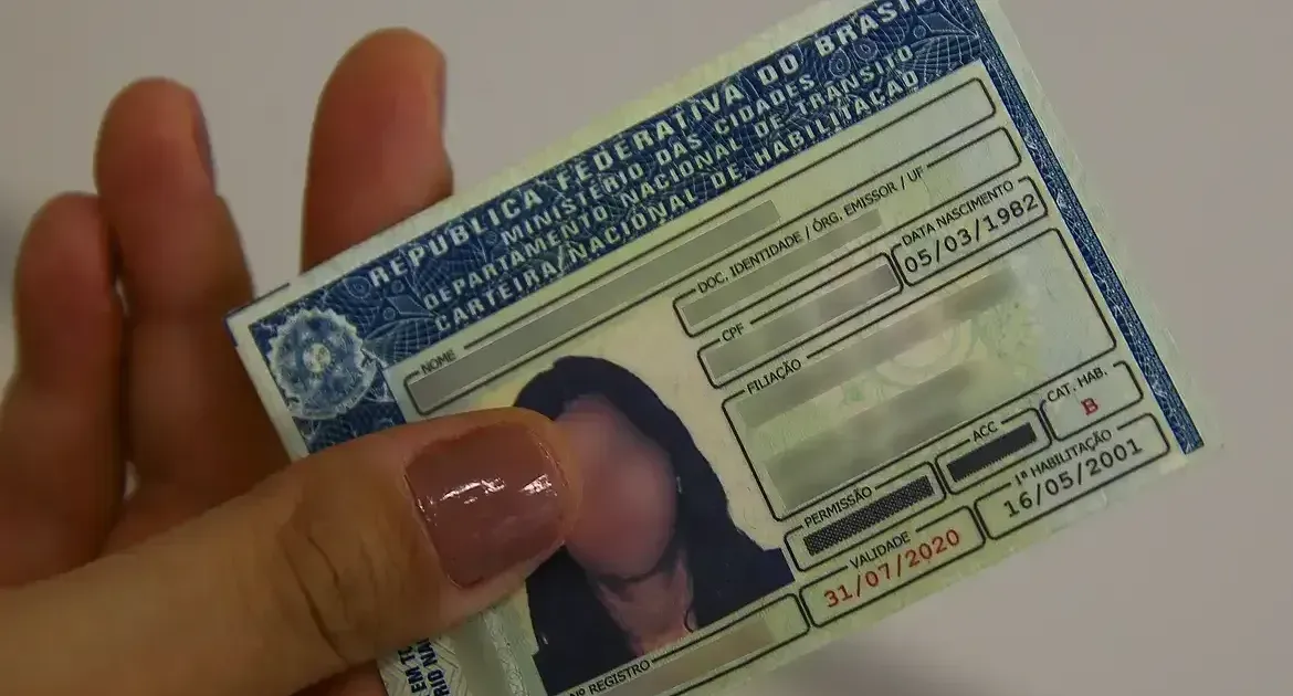 Mudanças na CNH: 370 mil motoristas terão carteira renovada automaticamente