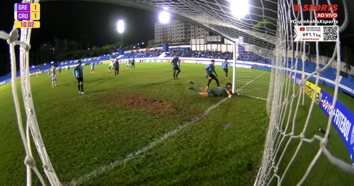 Não entrou? Gol do Cruzeiro na Copinha causa polêmica