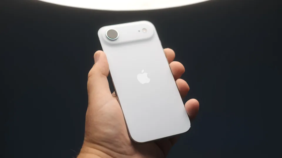 Novo iPhone Air pode ganhar bateria maior e câmera dupla na 2ª geração