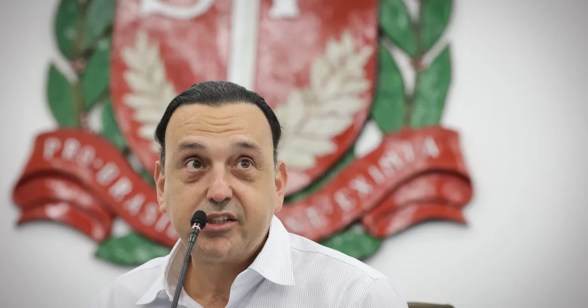 PT vê risco às eleições e pede R$ 50 mil em ação contra vice de Tarcísio