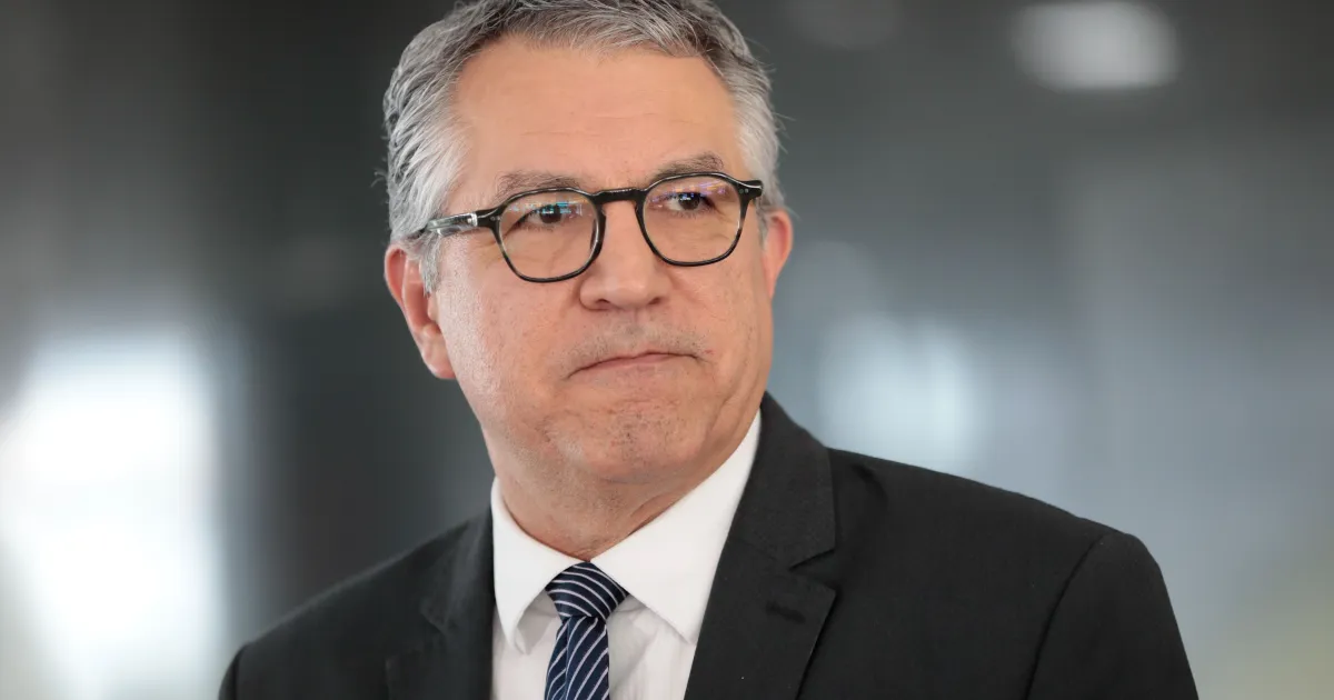 Padilha à CNN: "Postura antivacina não pode contaminar o povo brasileiro"