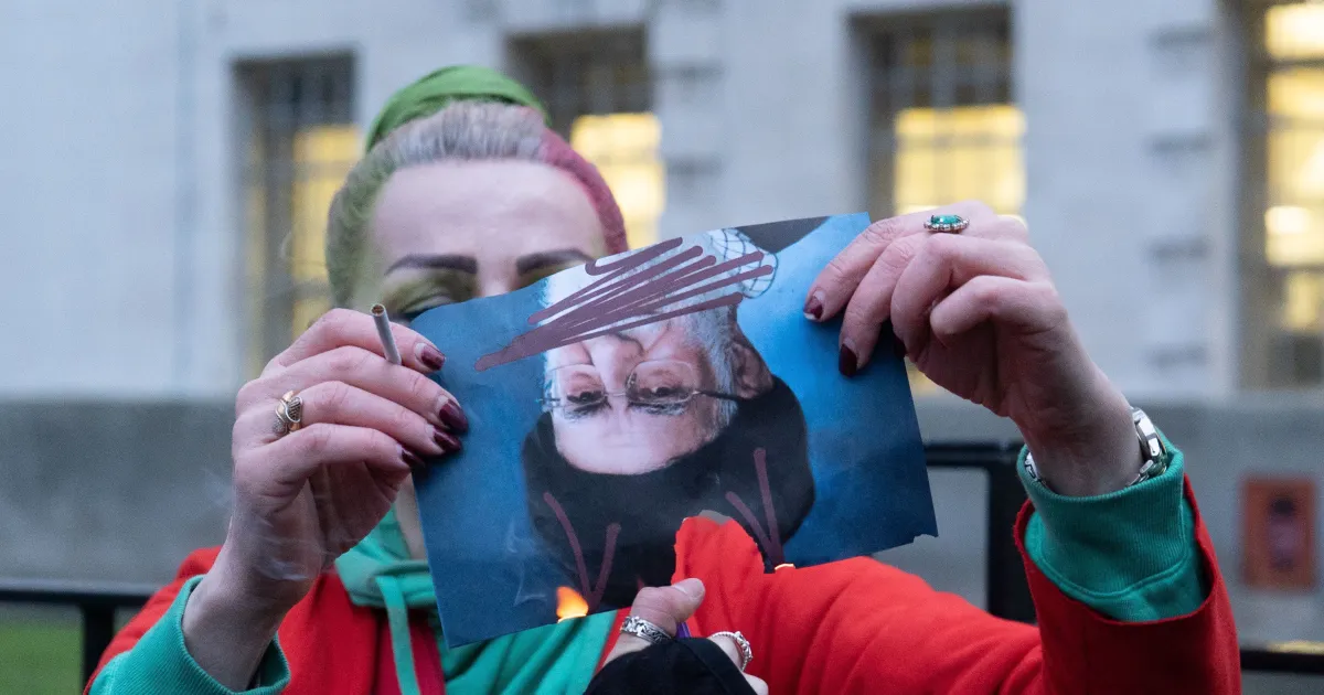 Protestos atuais no Irã são diferentes dos outros desde 1979, diz diplomata