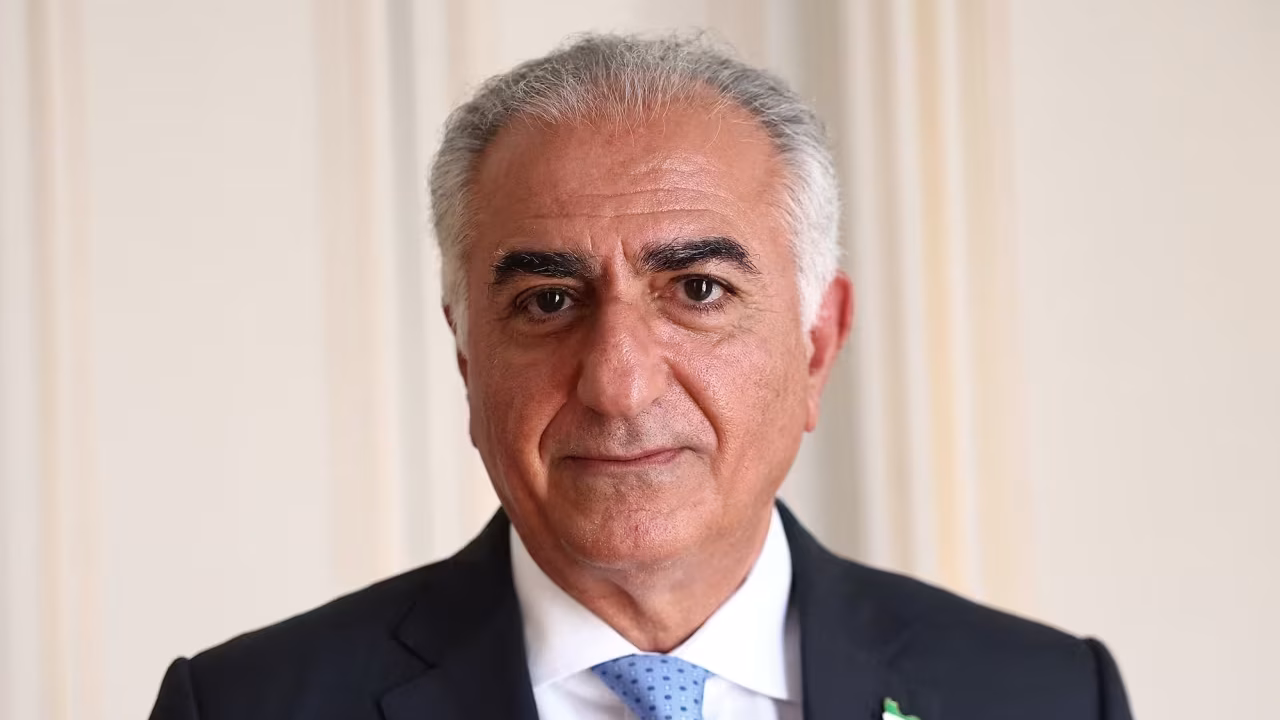 Quem é Reza Pahlavi, herdeiro exilado da monarquia do Irã