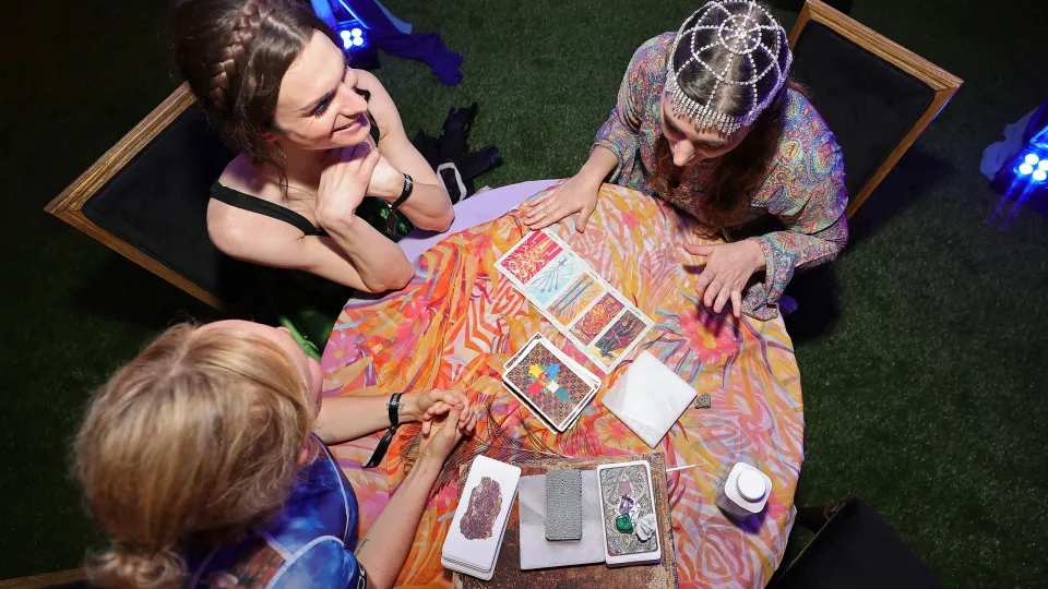 Tarot: Um guia rápido e prático pra entender as cartas de uma vez por todas