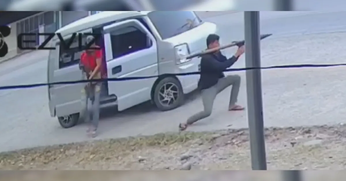 Veja momento em que homem com lança-granadas ataca prefeito nas Filipinas